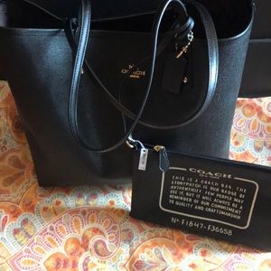 HOLD!!! Do not buy! Coach City Tote - NWT